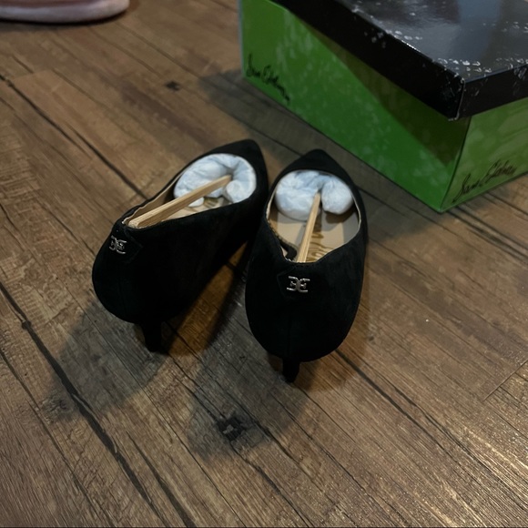 Sam Edelman Black Suede Pump 4cm heelheight - Picture 2 of 9